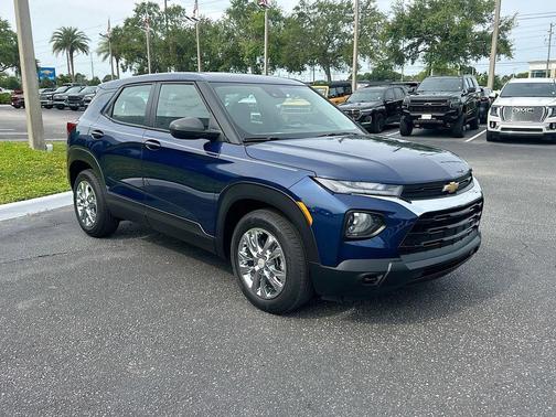 Blue Glow Metallic 2023 Chevrolet Trailblazer LS