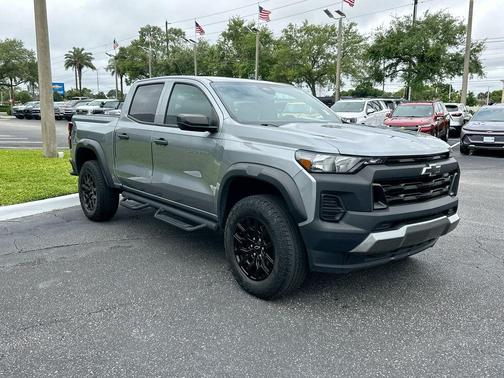Sterling Gray Metallic 2024 Chevrolet Colorado Trail Boss