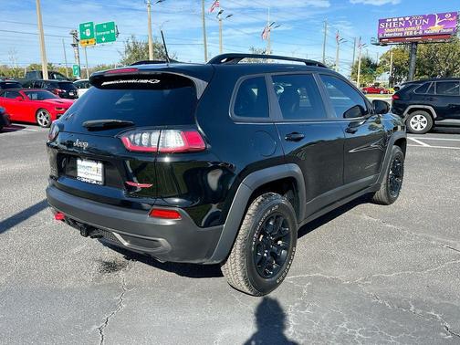 2022 Jeep Cherokee Trailhawk