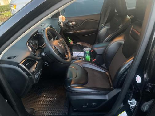 2022 Jeep Cherokee Trailhawk