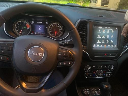 2022 Jeep Cherokee Trailhawk