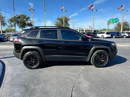2022 Jeep Cherokee Trailhawk