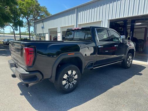 Onyx Black 2024 GMC Sierra 2500 Denali