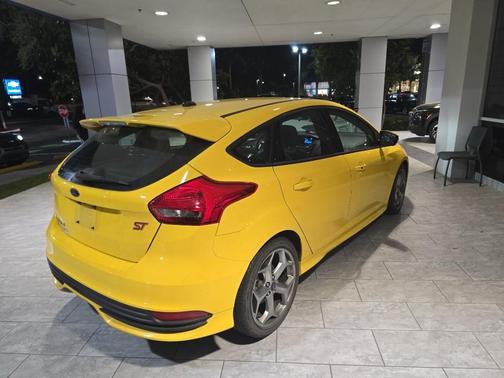 2017 Ford Focus ST Base
