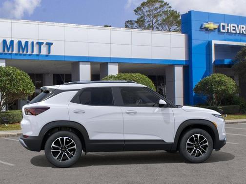 Summit White 2026 Chevrolet Trailblazer LT