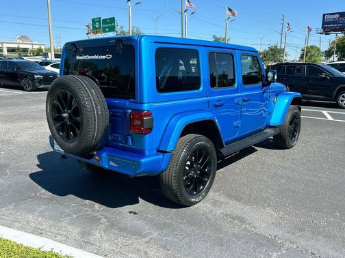 Hydro Blue Pearl 2022 Jeep Wrangler Unlimited Sahara High Altitude