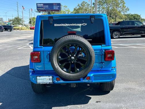 Hydro Blue Pearl 2022 Jeep Wrangler Unlimited Sahara High Altitude