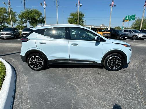 Ice Blue Metallic 2022 Chevrolet Bolt EUV Premier