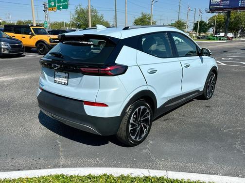 Ice Blue Metallic 2022 Chevrolet Bolt EUV Premier