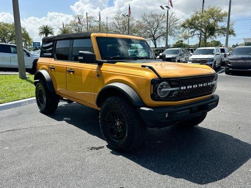 Cyber Orange Metallic Tricoat 2022 Ford Bronco Wildtrak