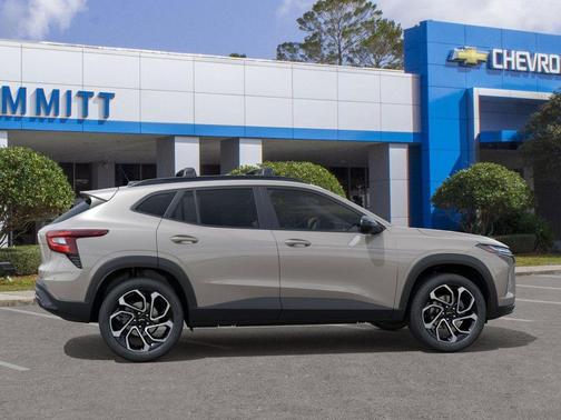 White Sand 2026 Chevrolet Trax 2RS