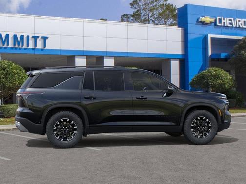 Mosaic Black Metallic 2026 Chevrolet Traverse Z71