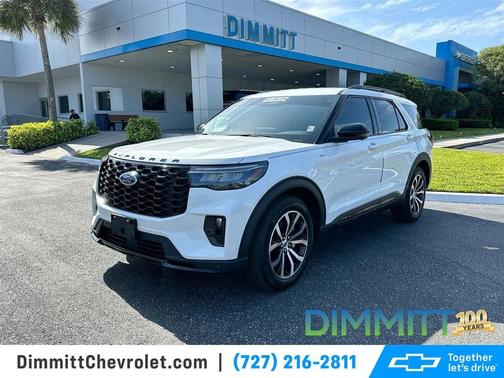 White Metallic 2025 Ford Explorer ST-Line