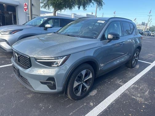 Gray 2023 Volvo XC40 B5 Ultimate Dark Theme