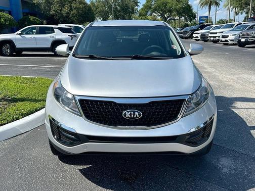 Bright Silver 2016 Kia Sportage LX