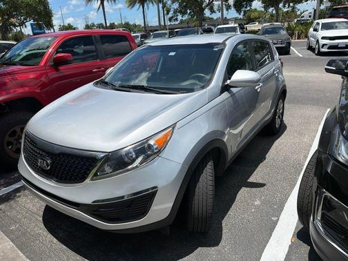 Bright Silver 2016 Kia Sportage LX