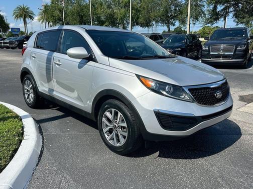 Bright Silver 2016 Kia Sportage LX