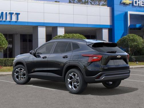 Mosaic Black Metallic 2026 Chevrolet Trax LT