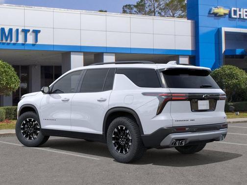 Polar White 2026 Chevrolet Traverse Z71