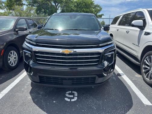 Mosaic Black Metallic 2024 Chevrolet Traverse LT