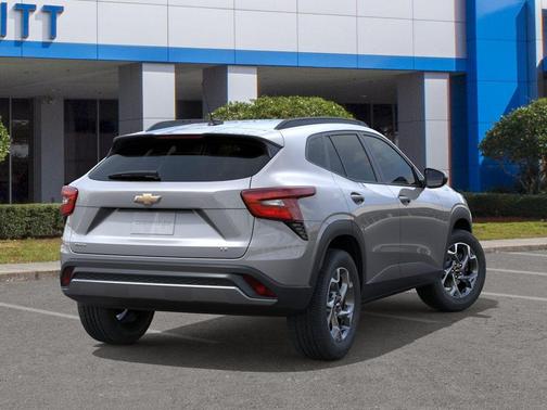 Sterling Gray Metallic 2026 Chevrolet Trax LT