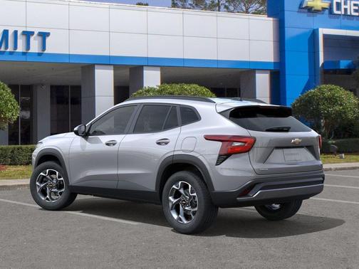 Sterling Gray Metallic 2026 Chevrolet Trax LT