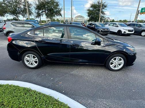 Mosaic Black Metallic 2018 Chevrolet Cruze LT