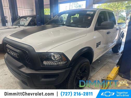 Bright White Clearcoat 2022 RAM 1500 Classic SLT