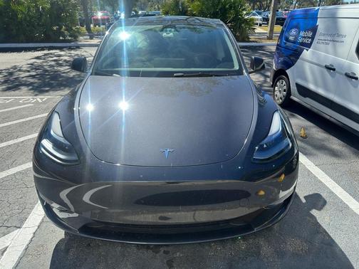 2024 Tesla Model Y Long Range