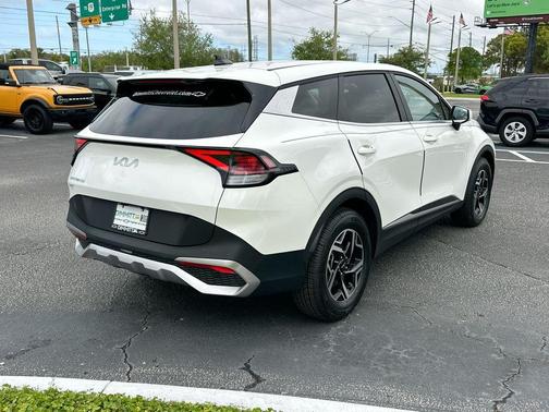 2024 Kia Sportage LX