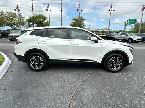 2024 Kia Sportage LX