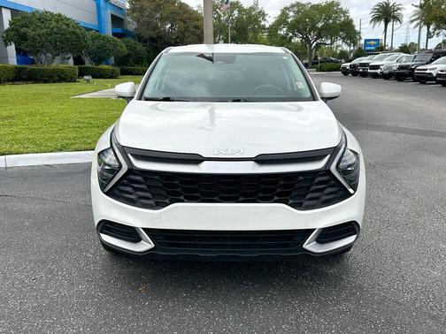 2024 Kia Sportage LX