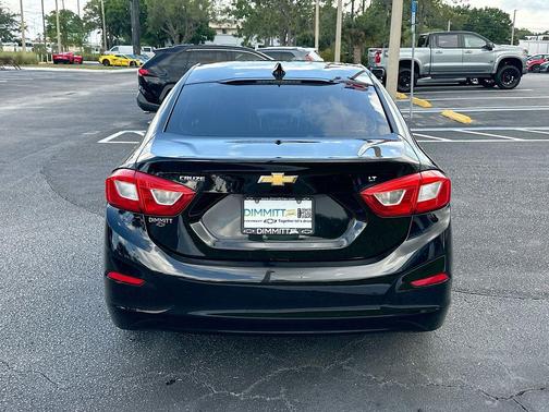 Mosaic Black Metallic 2017 Chevrolet Cruze LT