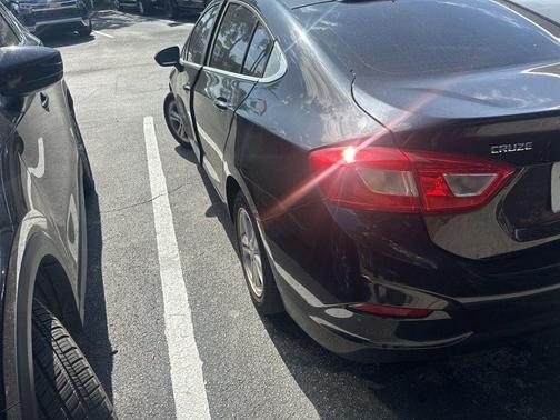 Mosaic Black Metallic 2017 Chevrolet Cruze LT