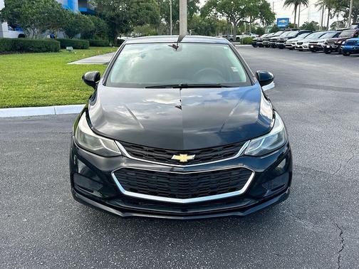Mosaic Black Metallic 2017 Chevrolet Cruze LT