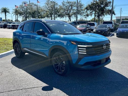 2025 Nissan Kicks SR