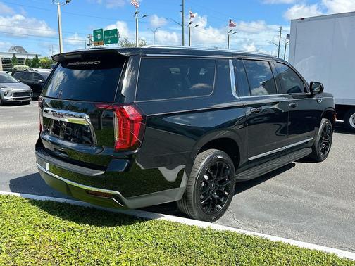 Onyx Black 2023 GMC Yukon XL SLT