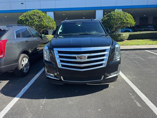 2017 Cadillac Escalade Luxury