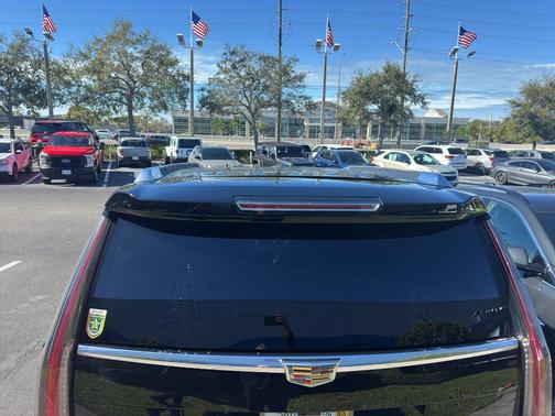 2017 Cadillac Escalade Luxury