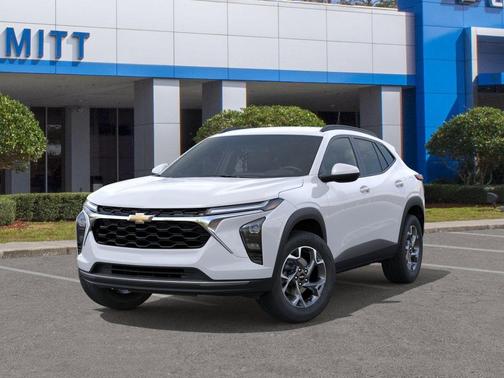Summit White 2026 Chevrolet Trax LT