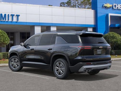 Mosaic Black Metallic 2026 Chevrolet Traverse LT