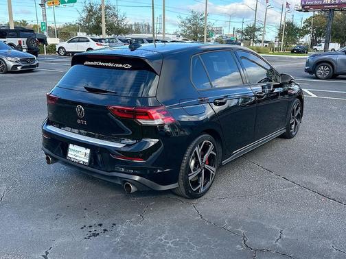 2024 Volkswagen Golf GTI 2.0T SE