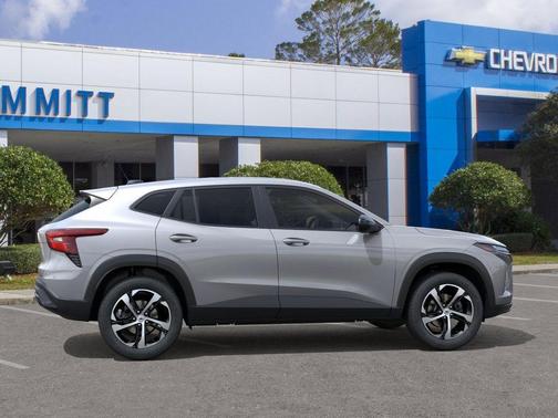 Sterling Gray Metallic 2026 Chevrolet Trax 1RS