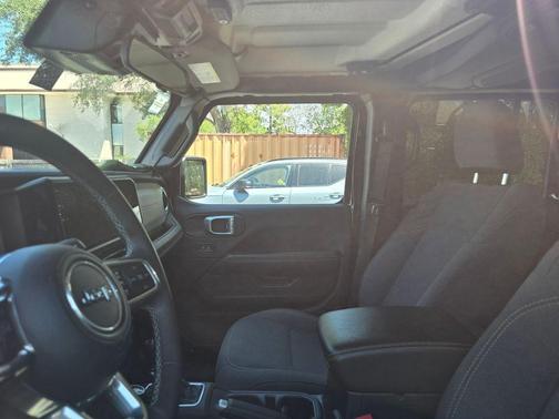 Black Clearcoat 2025 Jeep Wrangler Sahara