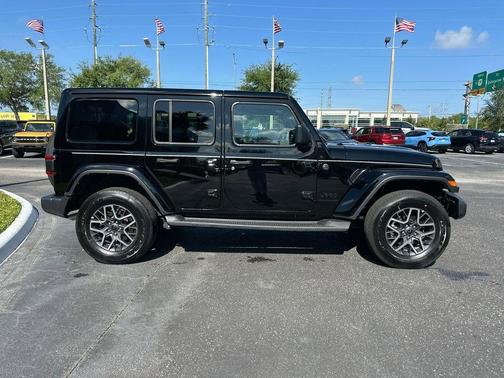 Black Clearcoat 2025 Jeep Wrangler Sahara