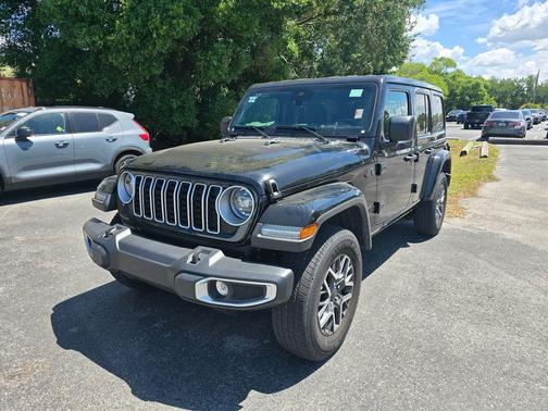 Black Clearcoat 2025 Jeep Wrangler Sahara