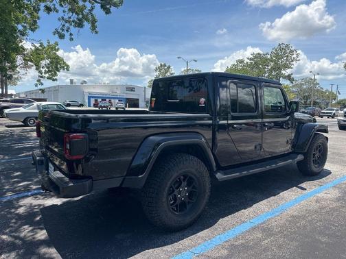 Black Clearcoat 2025 Jeep Gladiator Sport