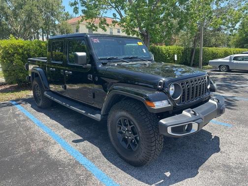 Black Clearcoat 2025 Jeep Gladiator Sport