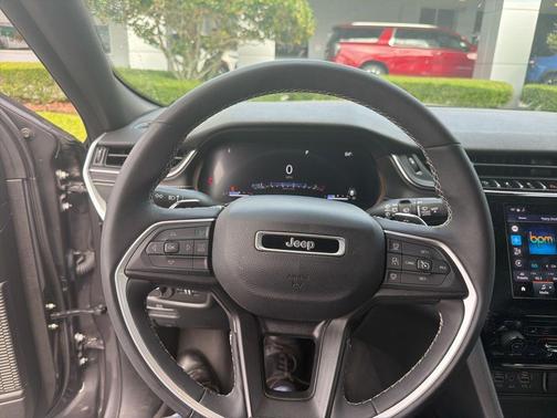 Metallic 2023 Jeep Grand Cherokee L Laredo