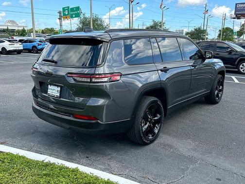 Metallic 2023 Jeep Grand Cherokee L Laredo